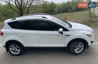 Внедорожник / Кроссовер Ford Kuga 2010 в 