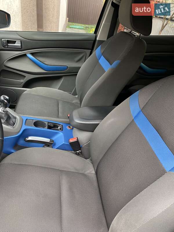 Внедорожник / Кроссовер Ford Kuga 2008 в Вышгороде