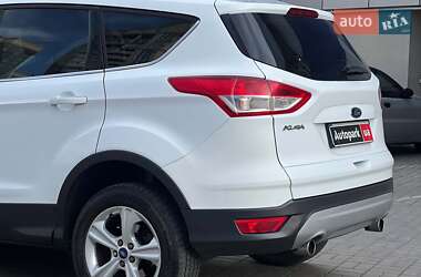 Внедорожник / Кроссовер Ford Kuga 2013 в 