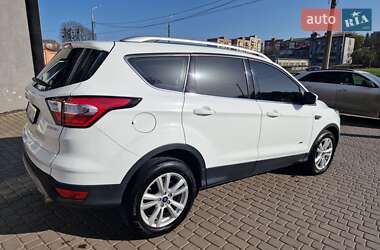 Внедорожник / Кроссовер Ford Kuga 2017 в 