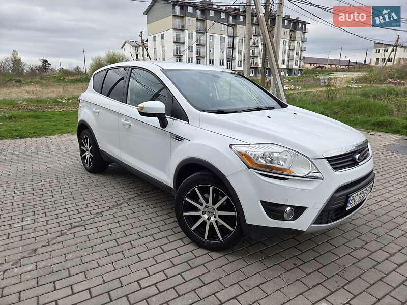Внедорожник / Кроссовер Ford Kuga 2012 в 