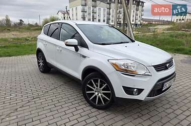 Внедорожник / Кроссовер Ford Kuga 2012 в 