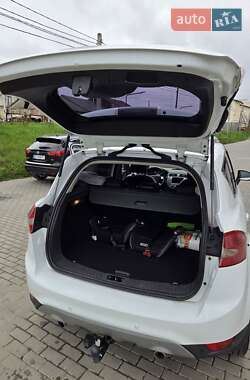 Внедорожник / Кроссовер Ford Kuga 2012 в 