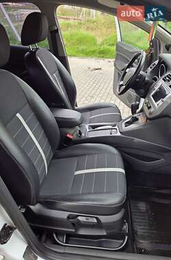 Внедорожник / Кроссовер Ford Kuga 2012 в 