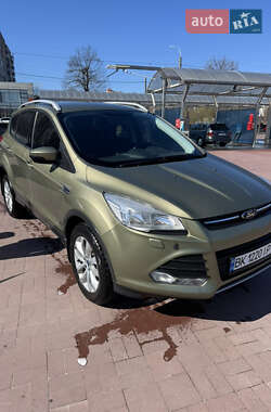 Внедорожник / Кроссовер Ford Kuga 2013 в Ровно