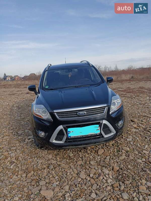 Позашляховик / Кросовер Ford Kuga 2011 в 