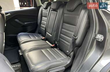 Позашляховик / Кросовер Ford Kuga 2017 в 