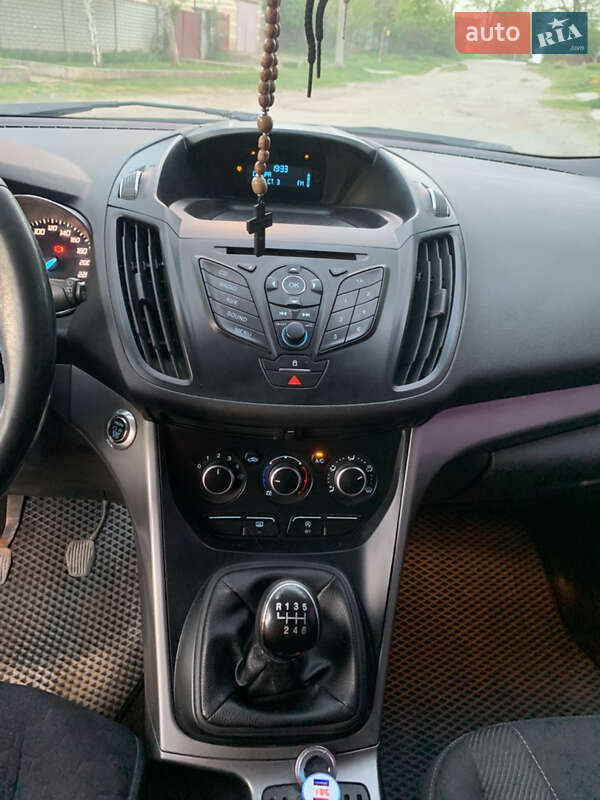 Внедорожник / Кроссовер Ford Kuga 2015 в Днепре