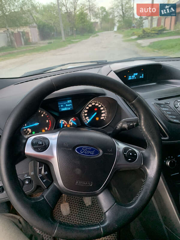 Внедорожник / Кроссовер Ford Kuga 2015 в Днепре