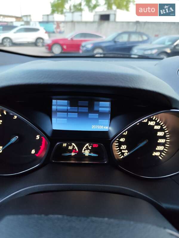 Внедорожник / Кроссовер Ford Kuga 2014 в Чернигове