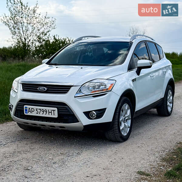 Внедорожник / Кроссовер Ford Kuga 2011 в 