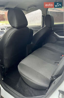 Позашляховик / Кросовер Ford Kuga 2012 в 