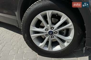 Внедорожник / Кроссовер Ford Kuga 2019 в 