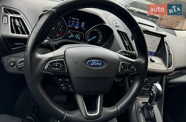 Внедорожник / Кроссовер Ford Kuga 2019 в 