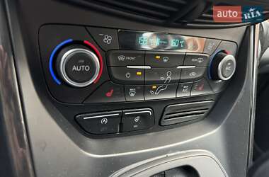 Внедорожник / Кроссовер Ford Kuga 2019 в 