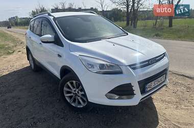 Внедорожник / Кроссовер Ford Kuga 2015 в 