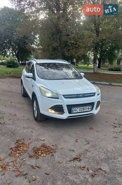 Позашляховик / Кросовер Ford Kuga 2013 в 