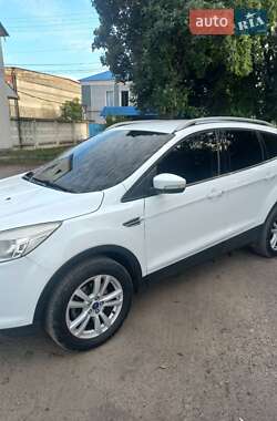 Позашляховик / Кросовер Ford Kuga 2013 в 