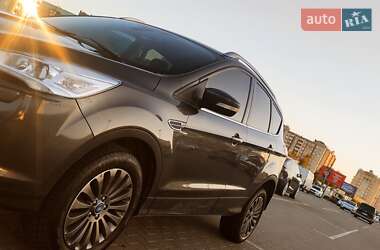Позашляховик / Кросовер Ford Kuga 2015 в Києві