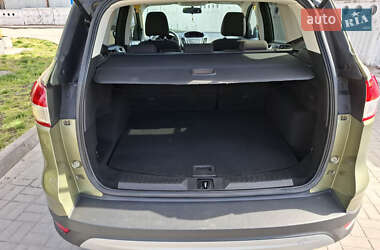 Внедорожник / Кроссовер Ford Kuga 2013 в 