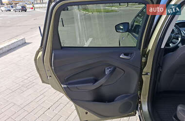 Внедорожник / Кроссовер Ford Kuga 2013 в 