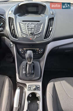 Внедорожник / Кроссовер Ford Kuga 2013 в 