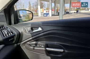 Внедорожник / Кроссовер Ford Kuga 2013 в 