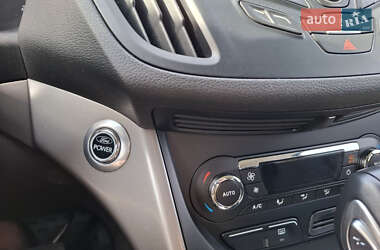 Внедорожник / Кроссовер Ford Kuga 2013 в 