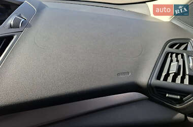 Внедорожник / Кроссовер Ford Kuga 2013 в 