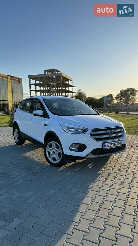 Внедорожник / Кроссовер Ford Kuga 2019 в Черновцах