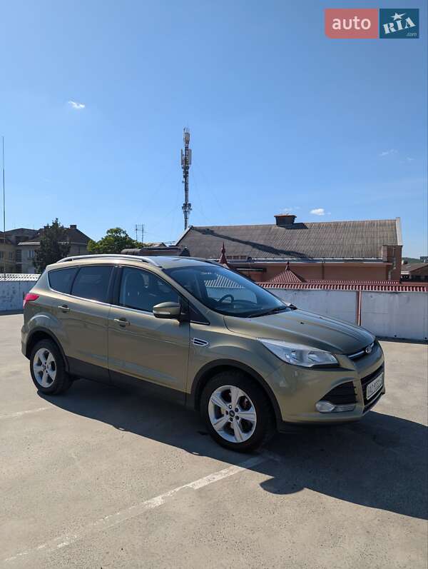 Внедорожник / Кроссовер Ford Kuga 2014 в 