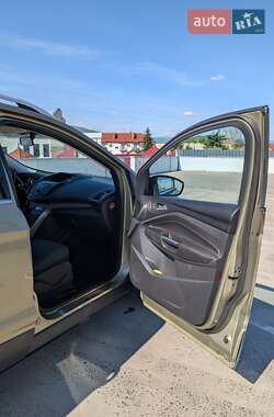 Внедорожник / Кроссовер Ford Kuga 2014 в 