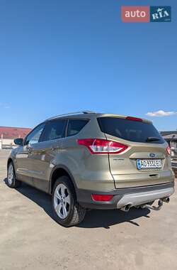 Внедорожник / Кроссовер Ford Kuga 2014 в 