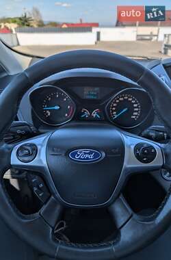 Внедорожник / Кроссовер Ford Kuga 2014 в 