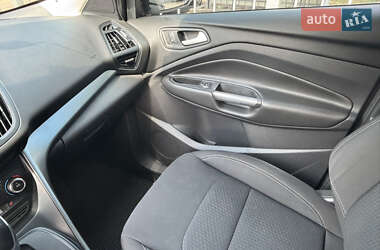 Внедорожник / Кроссовер Ford Kuga 2018 в 