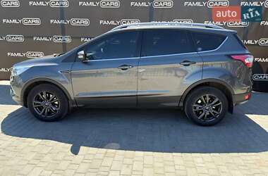 Внедорожник / Кроссовер Ford Kuga 2017 в 