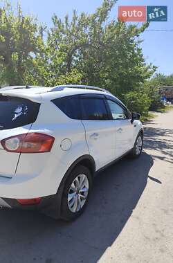 Позашляховик / Кросовер Ford Kuga 2012 в 