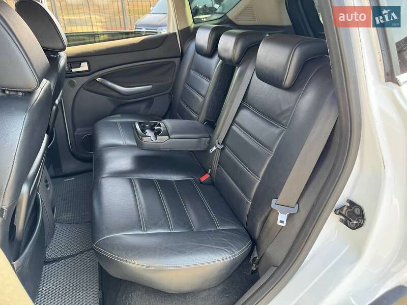 Позашляховик / Кросовер Ford Kuga 2012 в Києві