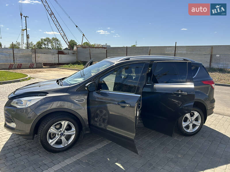 Внедорожник / Кроссовер Ford Kuga 2016 в Виннице