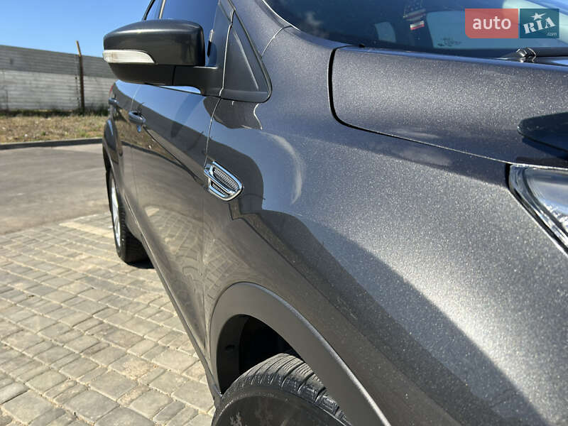 Внедорожник / Кроссовер Ford Kuga 2016 в Виннице