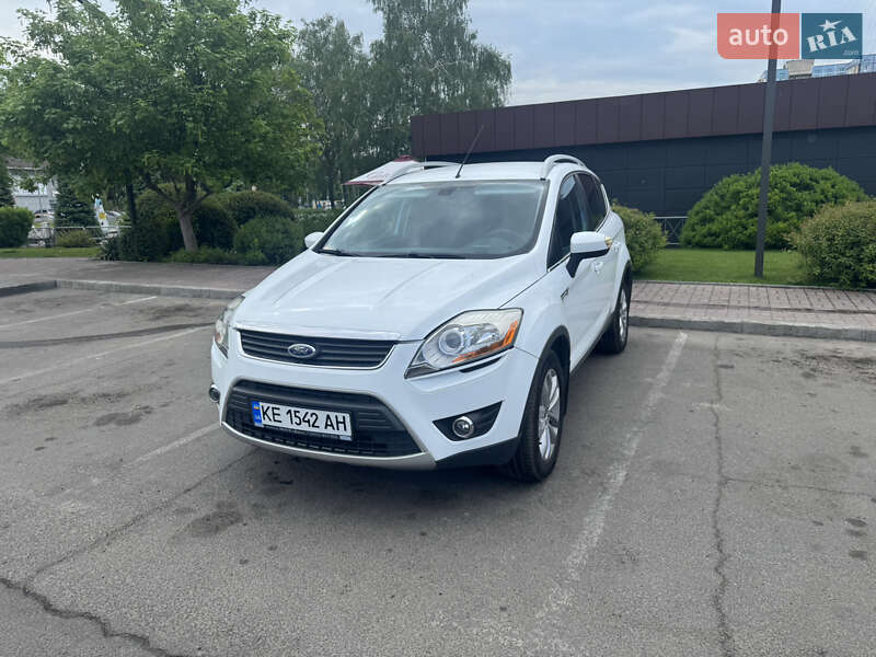 Позашляховик / Кросовер Ford Kuga 2010 в 