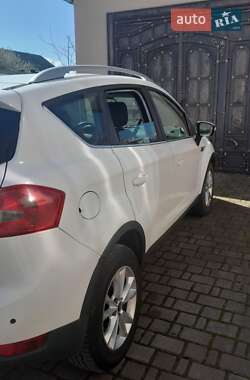 Внедорожник / Кроссовер Ford Kuga 2012 в 