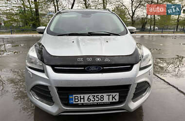 Позашляховик / Кросовер Ford Kuga 2015 в 