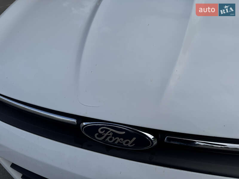Внедорожник / Кроссовер Ford Kuga 2013 в Киеве