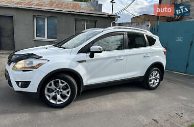 Позашляховик / Кросовер Ford Kuga 2011 в 