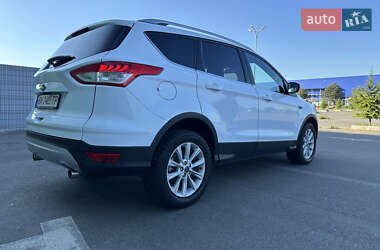 Внедорожник / Кроссовер Ford Kuga 2015 в 