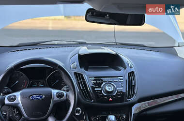 Внедорожник / Кроссовер Ford Kuga 2015 в 