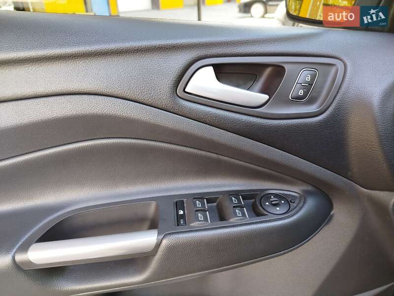 Внедорожник / Кроссовер Ford Kuga 2019 в Черкассах