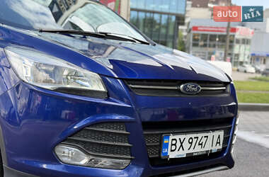 Позашляховик / Кросовер Ford Kuga 2013 в 