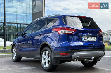 Позашляховик / Кросовер Ford Kuga 2013 в 